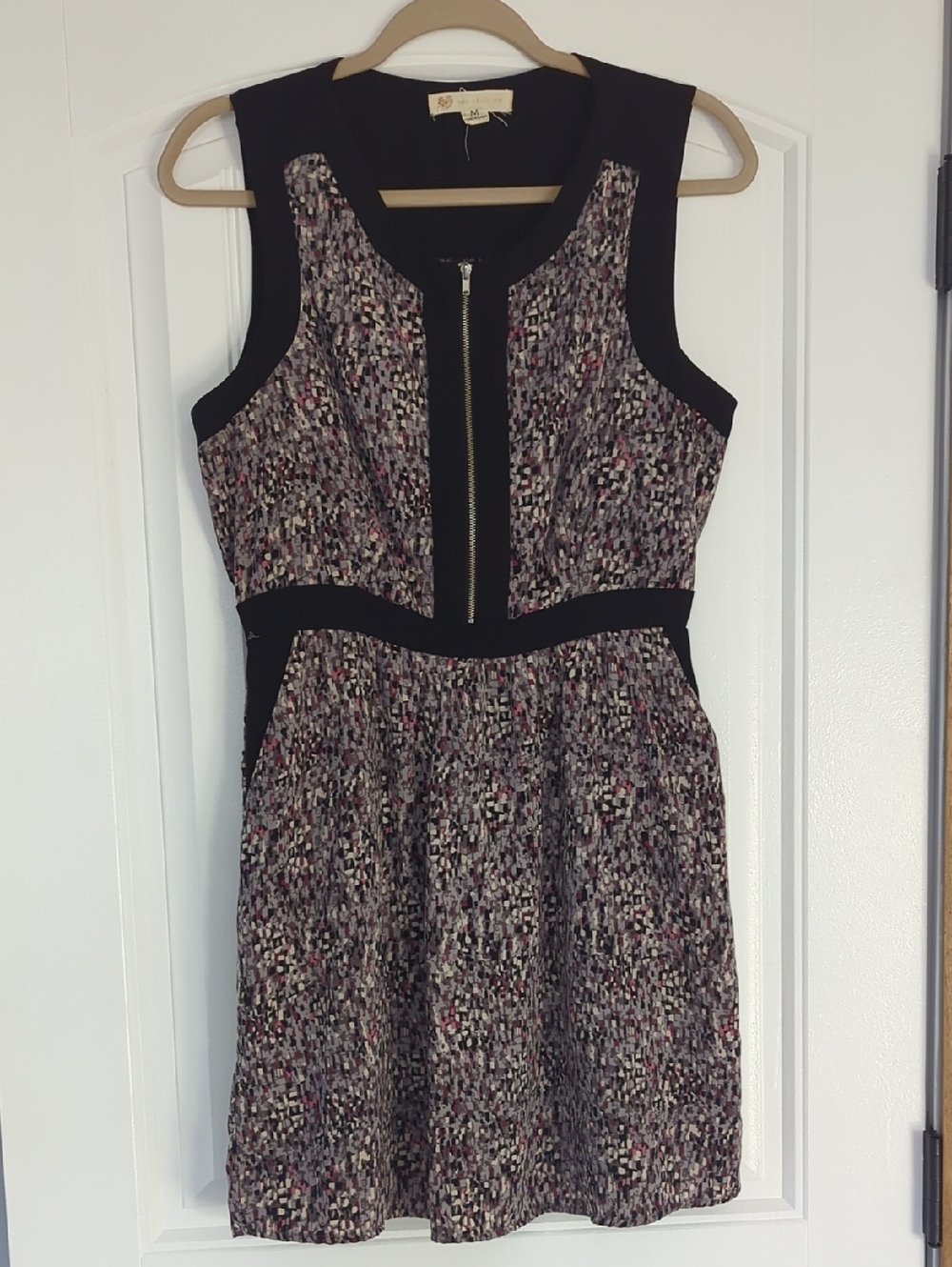 Sleeveless, Zipper Front, Black & Gray Women's Dress